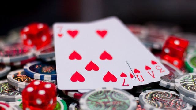 Những phẩm chất để chiến thắng Poker online