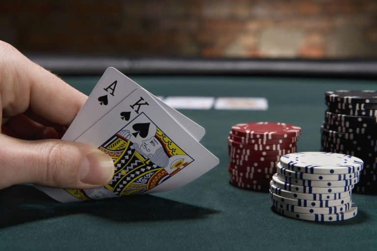 Tìm hiểu những kinh nghiệm giúp bạn chơi Blackjack luôn thắng nhà cái