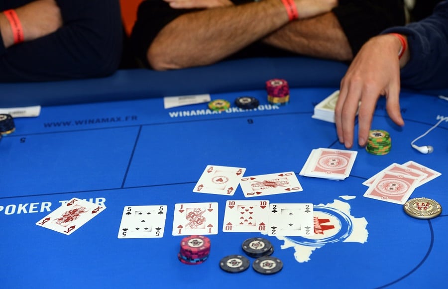 Hướng dẫn 3 cách thay đổi khoảng bài phù hợp nhất khi chơi Poker?