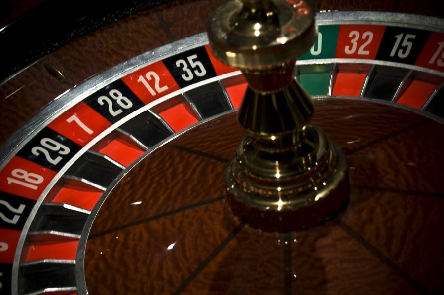 Học cách để tránh những nguy cơ bị thua cược trong Roulette
